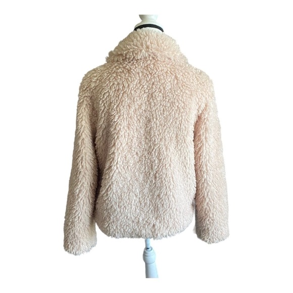 NWT-GLAMOROUS-WARM MY HEART-BEIGE FUZZY JACKET-SIZE SMALL - Picture 3 of 9